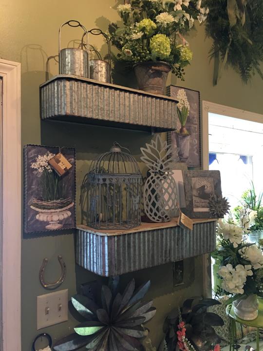 West And Witherspoon Florist/Gift Shop - Hopkinsville, KY - Slider 49